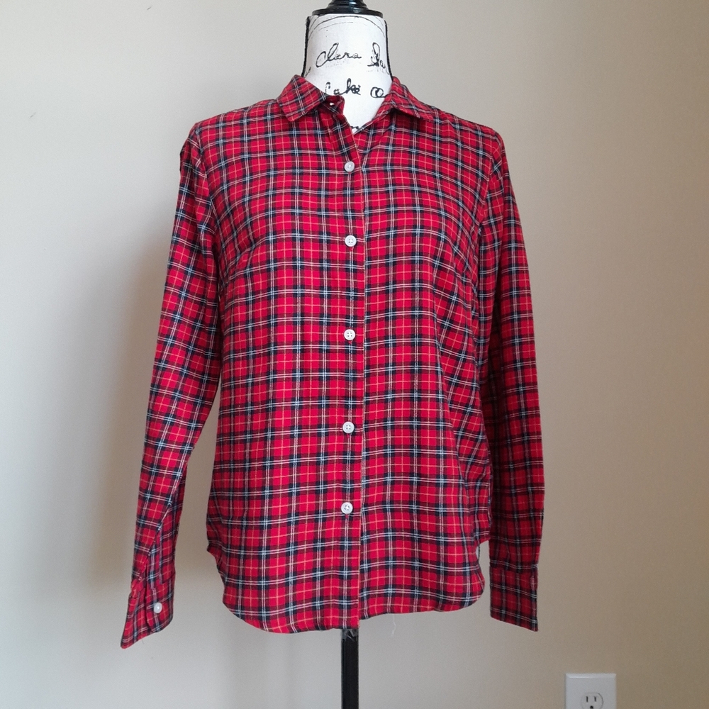 Old Navy the Classic Shirt Red Plaid Lightweight 100% Cotton Flannel Small NWT